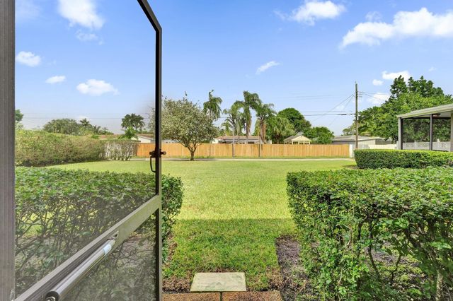 5011 Madison St, Hollywood, FL 33021