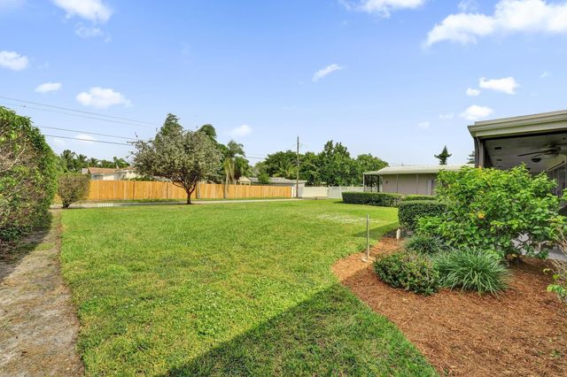 5011 Madison St, Hollywood, FL 33021