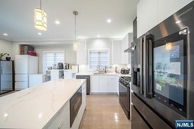 229 6th Street B, Fairview, NJ 07022