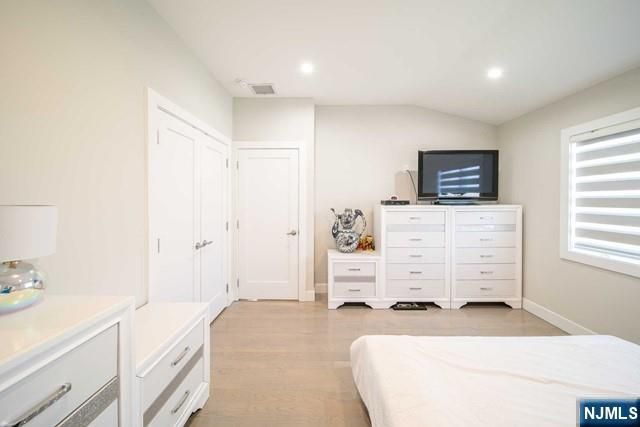 229 6th Street B, Fairview, NJ 07022
