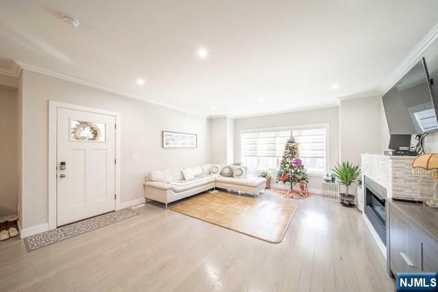 229 6th Street B, Fairview, NJ 07022