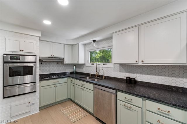 975 Colony Drive, Aurora, OH 44202