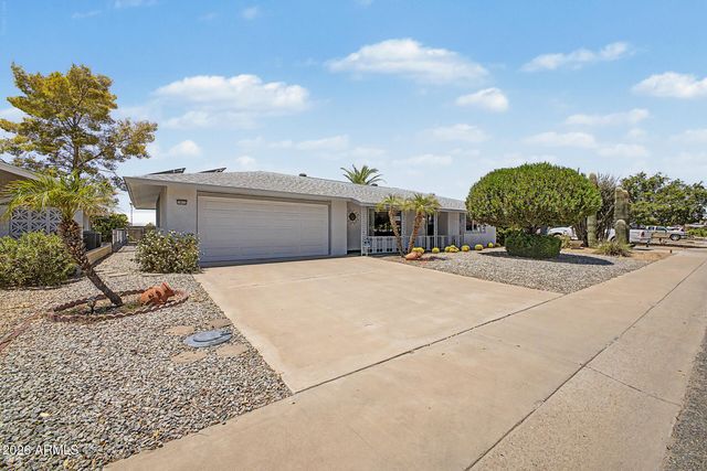 16022 N LAKEFOREST Drive, Sun City, AZ 85351