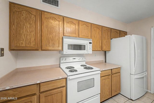 16022 N LAKEFOREST Drive, Sun City, AZ 85351