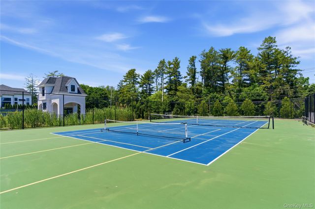 102 Three Ponds Lane E, Woodbury, NY 11797