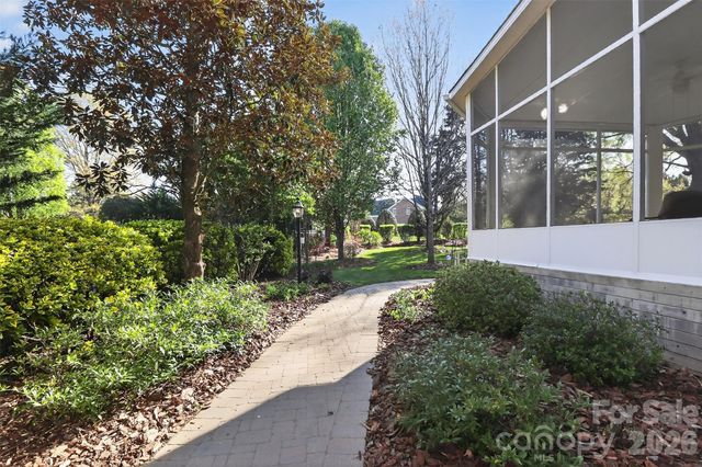 5902 Legacy Circle, Charlotte, NC 28277