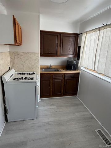 33019 Alamo Court, Westland, MI 48186