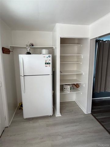 33019 Alamo Court, Westland, MI 48186