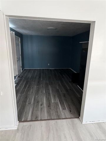 33019 Alamo Court, Westland, MI 48186