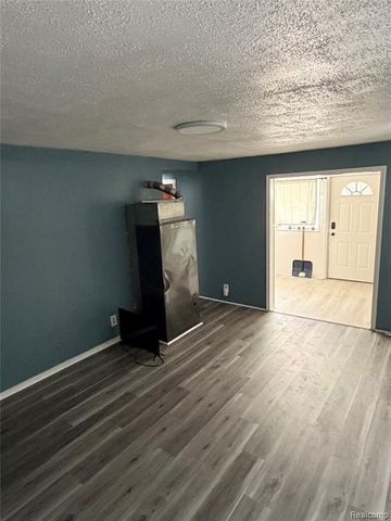 33019 Alamo Court, Westland, MI 48186