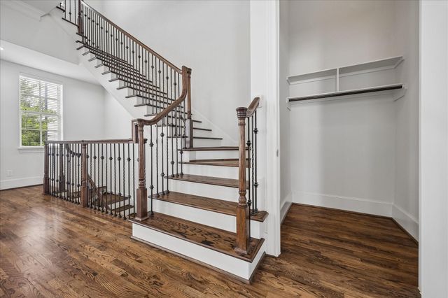 2024 Fannin Station S, Houston, TX 77045