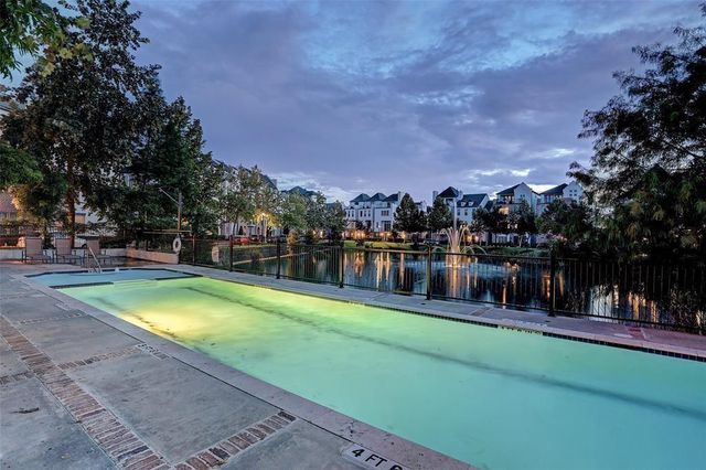 2024 Fannin Station S, Houston, TX 77045