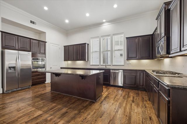 2024 Fannin Station S, Houston, TX 77045