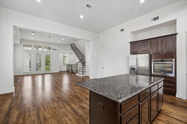 2024 Fannin Station S, Houston, TX 77045