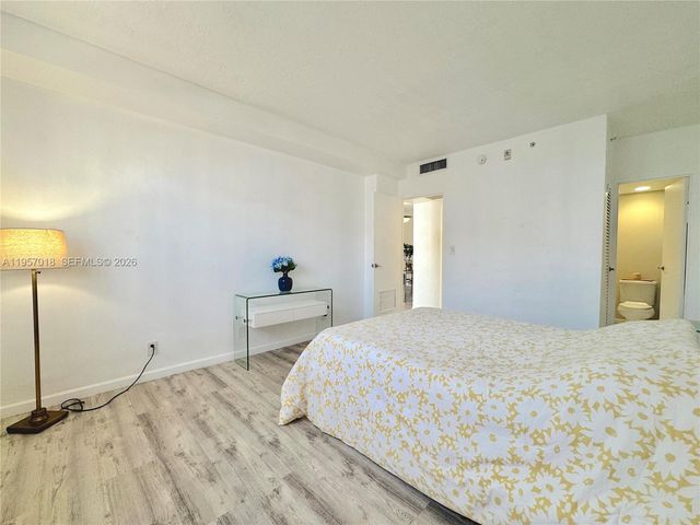3000 S Ocean Drive 1006, Hollywood, FL 33019