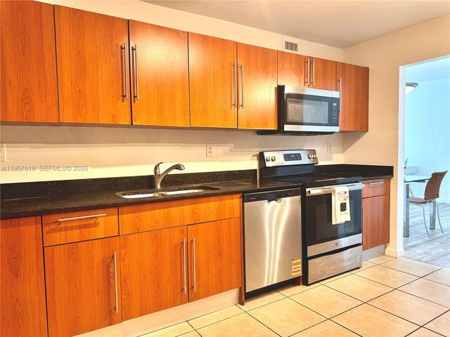 3000 S Ocean Drive 1006, Hollywood, FL 33019