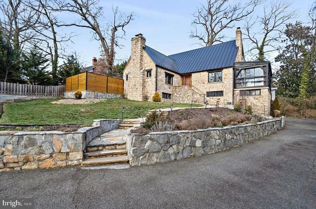 2347 S ARLINGTON RIDGE RD, Arlington, VA 22202