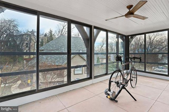 2347 S ARLINGTON RIDGE RD, Arlington, VA 22202