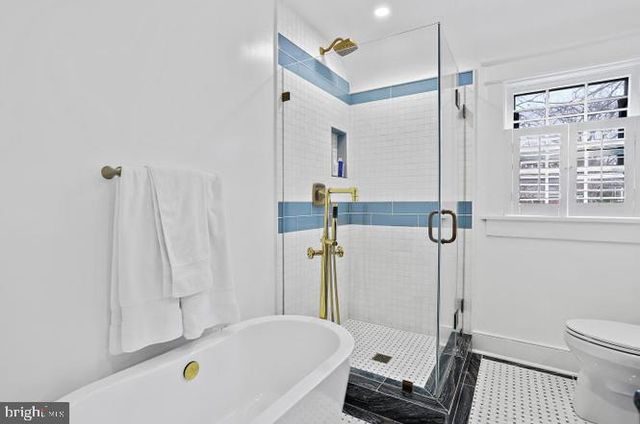 2347 S ARLINGTON RIDGE RD, Arlington, VA 22202