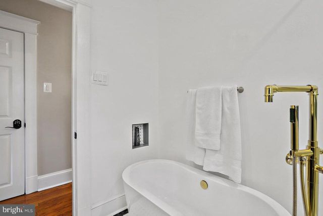 2347 S ARLINGTON RIDGE RD, Arlington, VA 22202