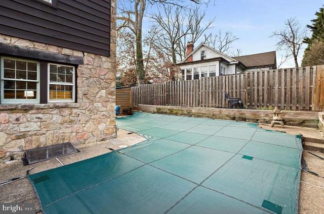 2347 S ARLINGTON RIDGE RD, Arlington, VA 22202