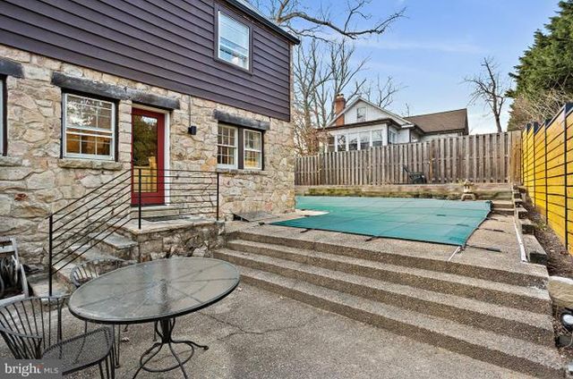 2347 S ARLINGTON RIDGE RD, Arlington, VA 22202