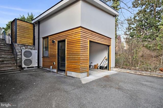 2347 S ARLINGTON RIDGE RD, Arlington, VA 22202