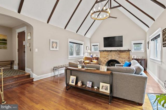 2347 S ARLINGTON RIDGE RD, Arlington, VA 22202