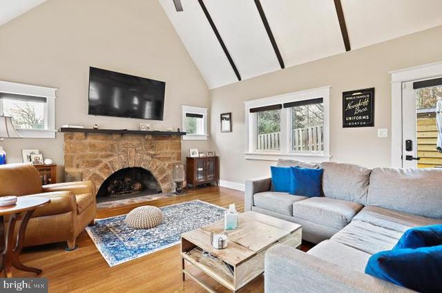 2347 S ARLINGTON RIDGE RD, Arlington, VA 22202