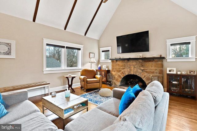 2347 S ARLINGTON RIDGE RD, Arlington, VA 22202