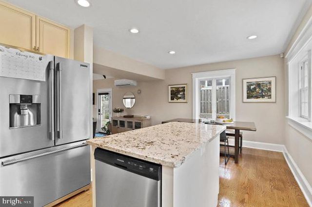 2347 S ARLINGTON RIDGE RD, Arlington, VA 22202