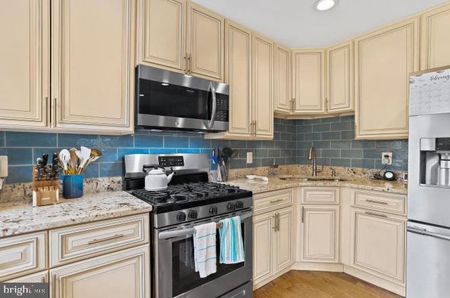 2347 S ARLINGTON RIDGE RD, Arlington, VA 22202