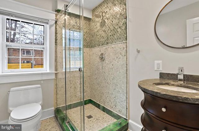 2347 S ARLINGTON RIDGE RD, Arlington, VA 22202