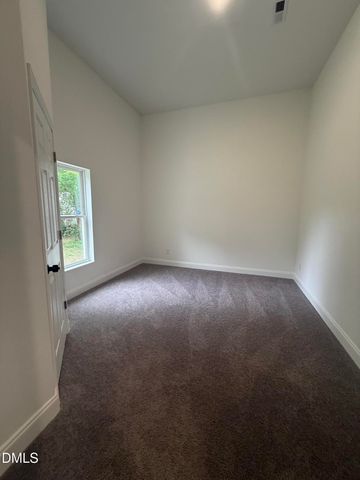 407 N King Avenue, Dunn, NC 28334