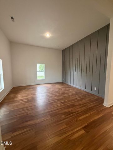 407 N King Avenue, Dunn, NC 28334