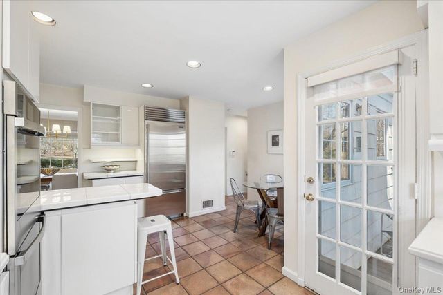 1 Normandy Lane, Scarsdale, NY 10583