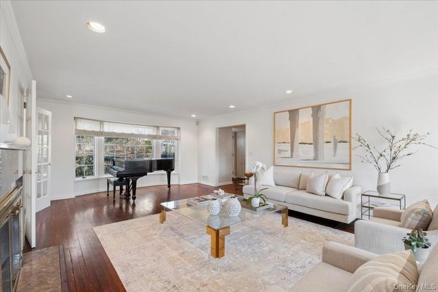 1 Normandy Lane, Scarsdale, NY 10583