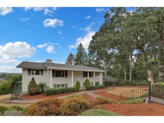 2405 W 22ND Ave, Eugene, OR 97405