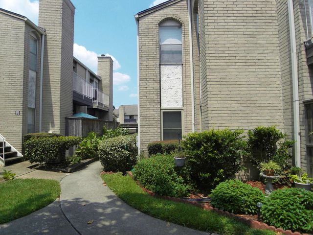 2011 Spenwick Drive 229, Houston, TX 77055
