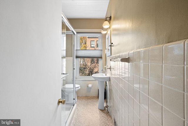 2317 WAVERLY ST, Philadelphia, PA 19146