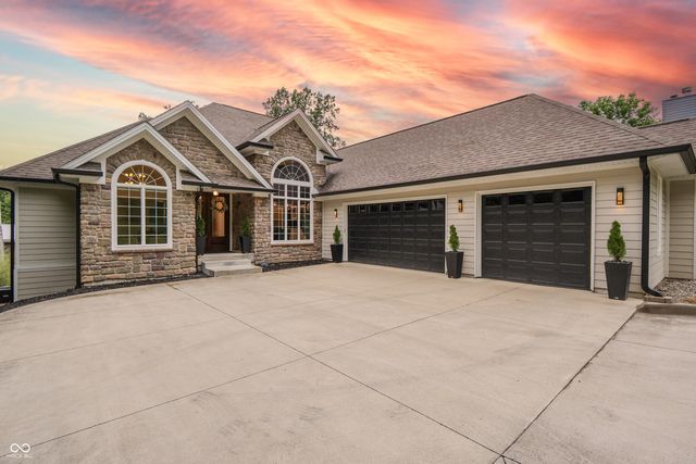 11911 W Grandview Drive, Columbus, IN 47201