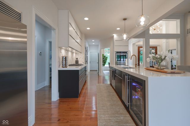 11911 W Grandview Drive, Columbus, IN 47201