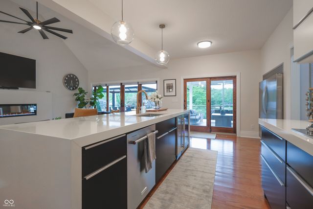 11911 W Grandview Drive, Columbus, IN 47201