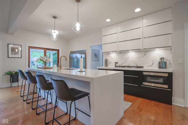11911 W Grandview Drive, Columbus, IN 47201