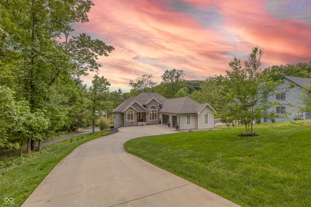 11911 W Grandview Drive, Columbus, IN 47201