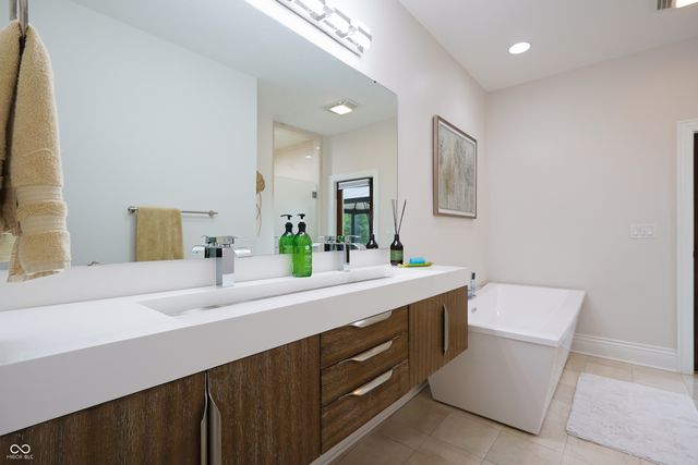 11911 W Grandview Drive, Columbus, IN 47201