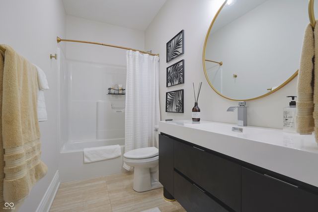 11911 W Grandview Drive, Columbus, IN 47201