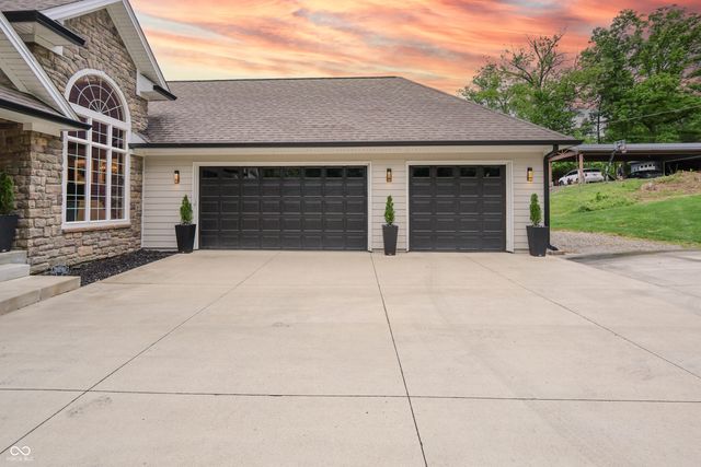 11911 W Grandview Drive, Columbus, IN 47201