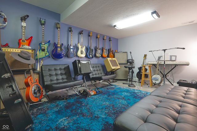 11911 W Grandview Drive, Columbus, IN 47201