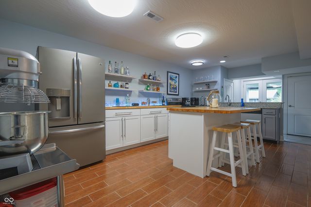 11911 W Grandview Drive, Columbus, IN 47201